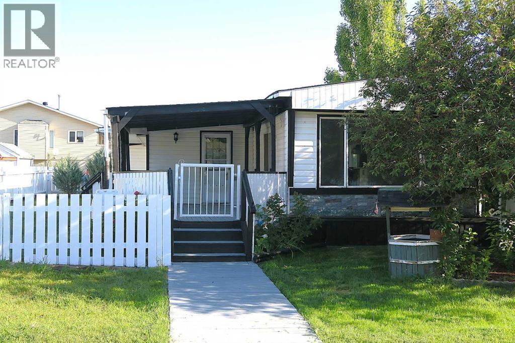 328 Fowler St, Acme, AB T2T 0A0