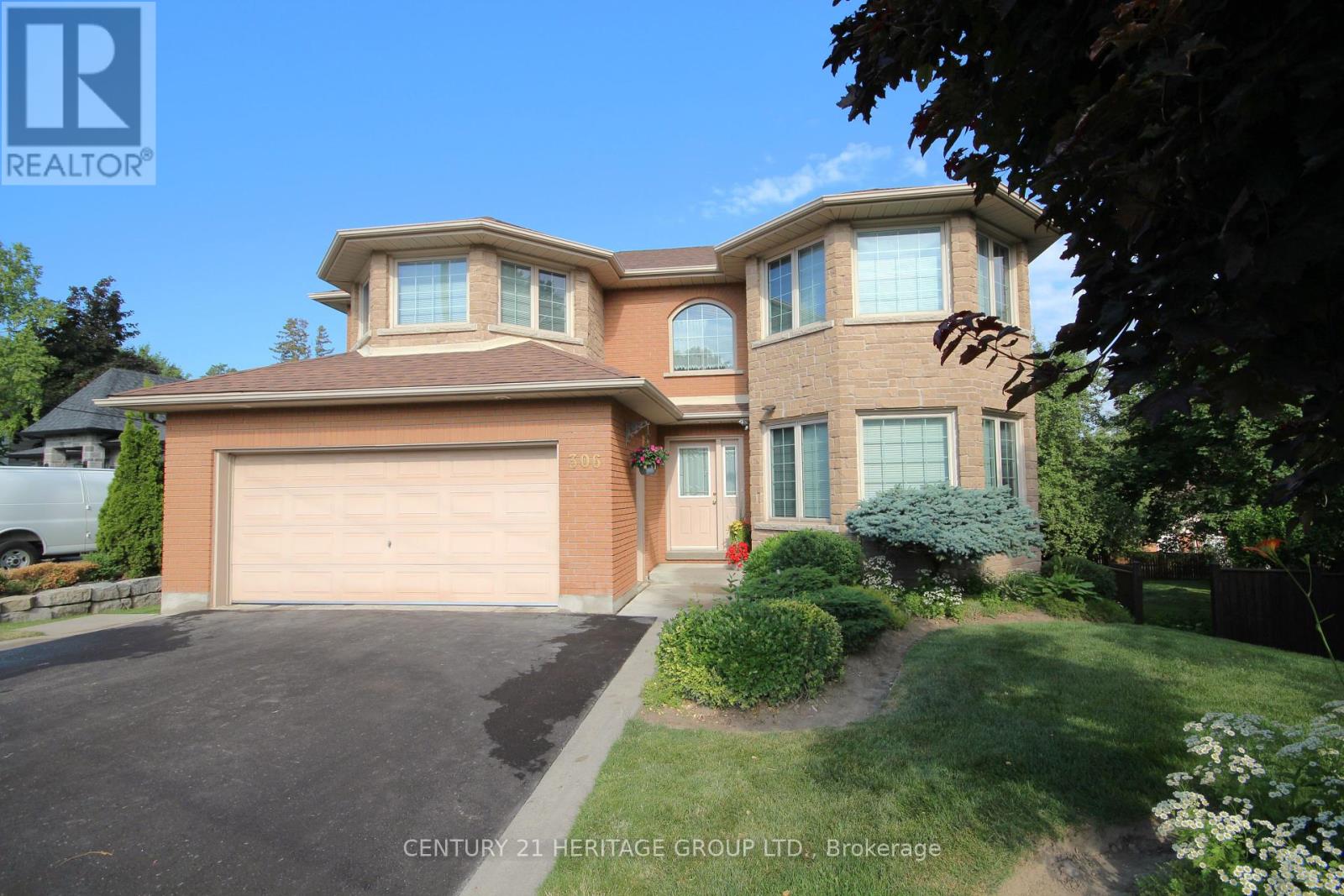 306 Simcoe Rd, Bradford West Gwillimbury, ON L3Z 1Y9