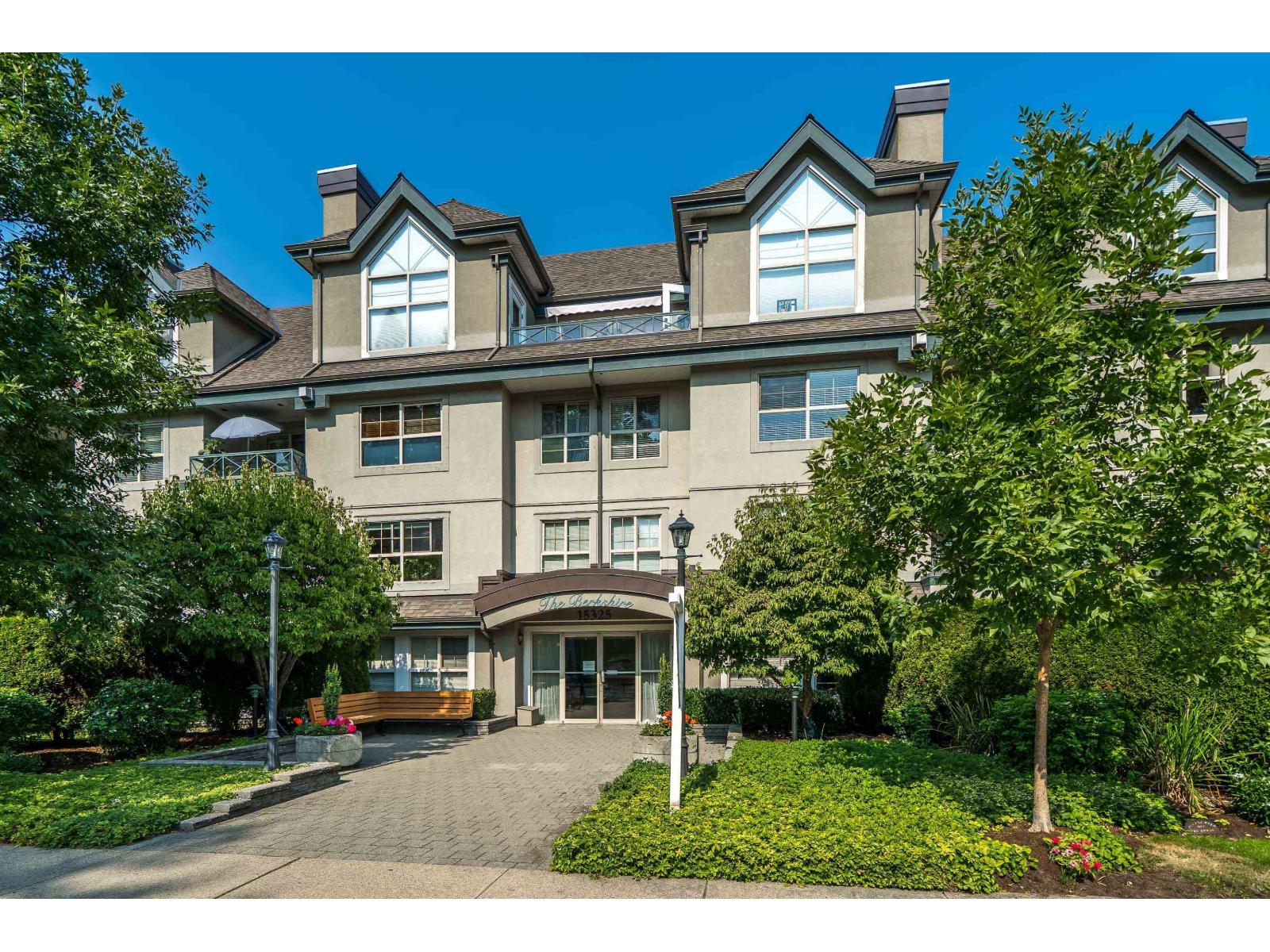 15325 17 Avenue #303, Surrey, BC V4A 1T8