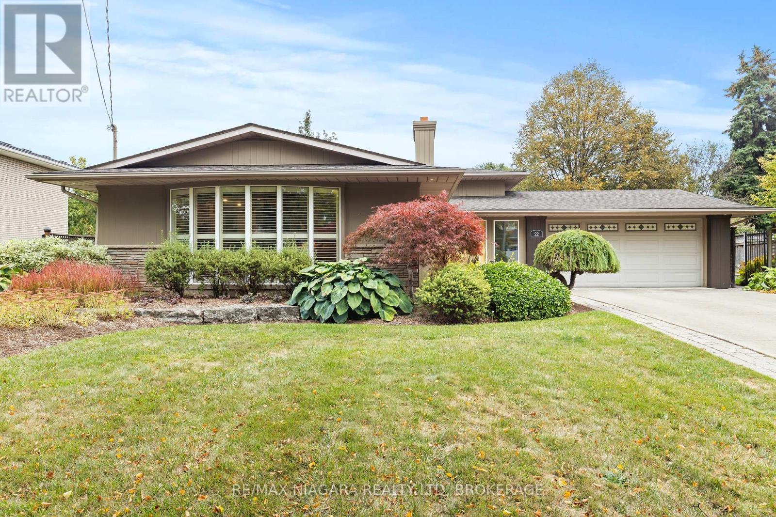 22 Royal York Rd, St. Catharines, ON L2N 2N6