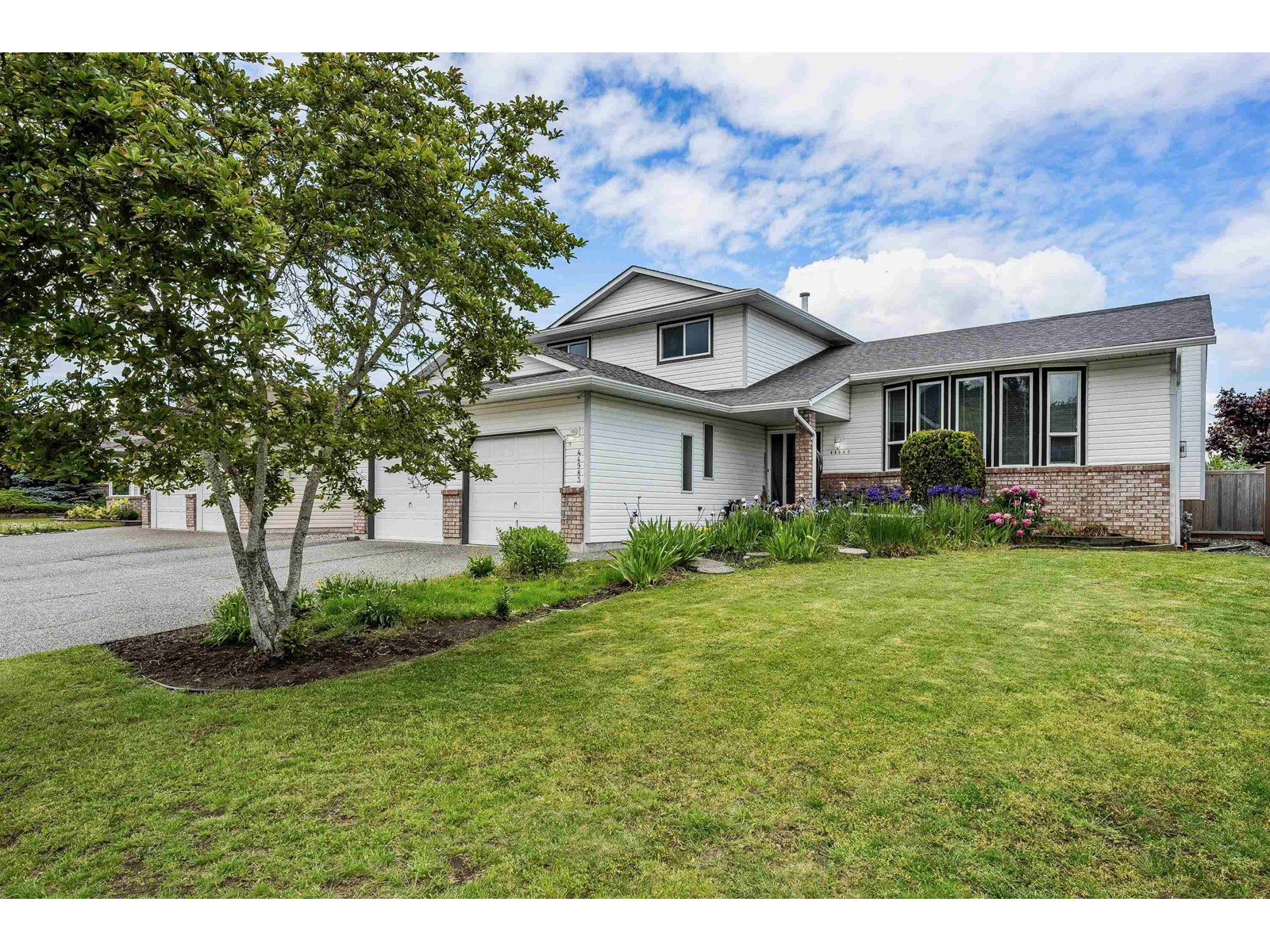 44983 Cumberland Avenuesardis S, Chilliwack, BC V2R 3C2