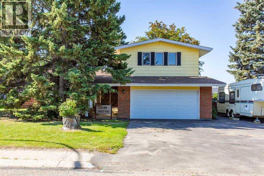 8 Garden Rd, Lacombe, AB T4L 1R5