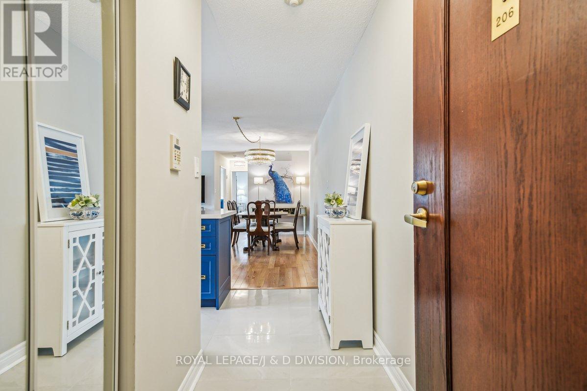 206 35 Merton St, Toronto, ON M4S 3G4