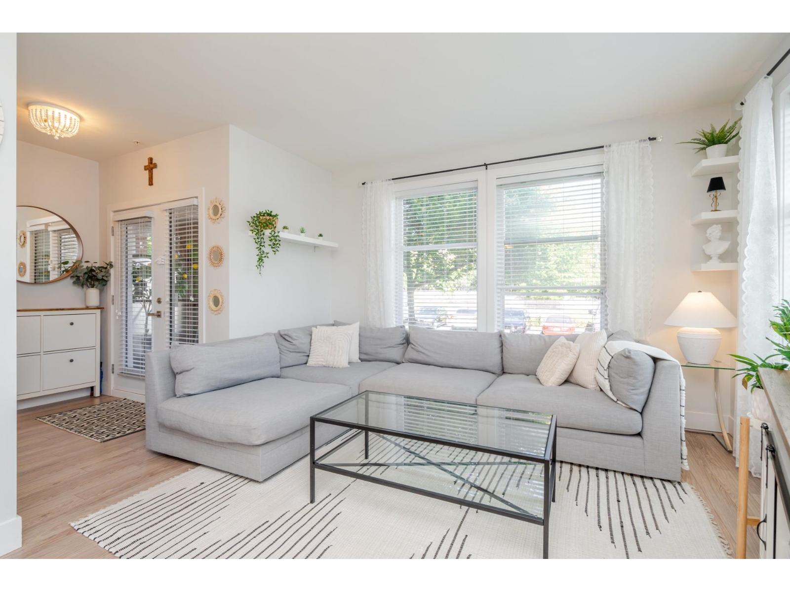 15956 86a Avenue Unit 105, Surrey, BC V4N 6N8