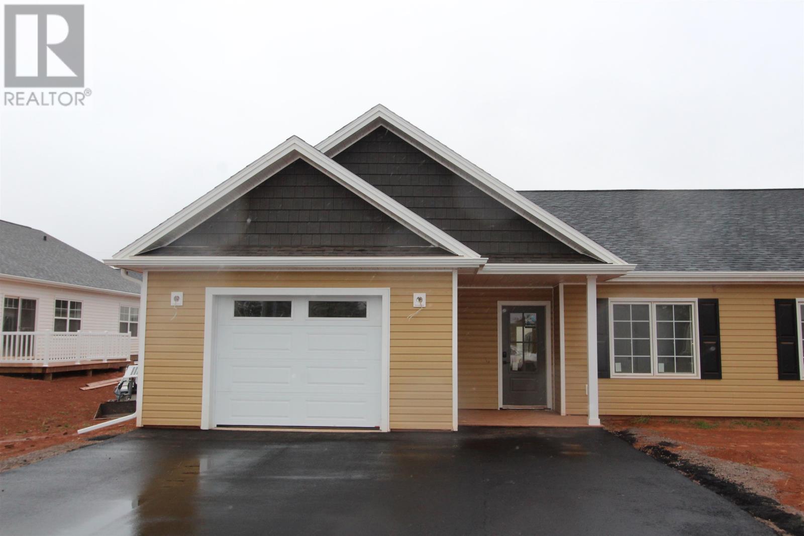 27 Loggie Dr, Summerside, PE C1N 0N9