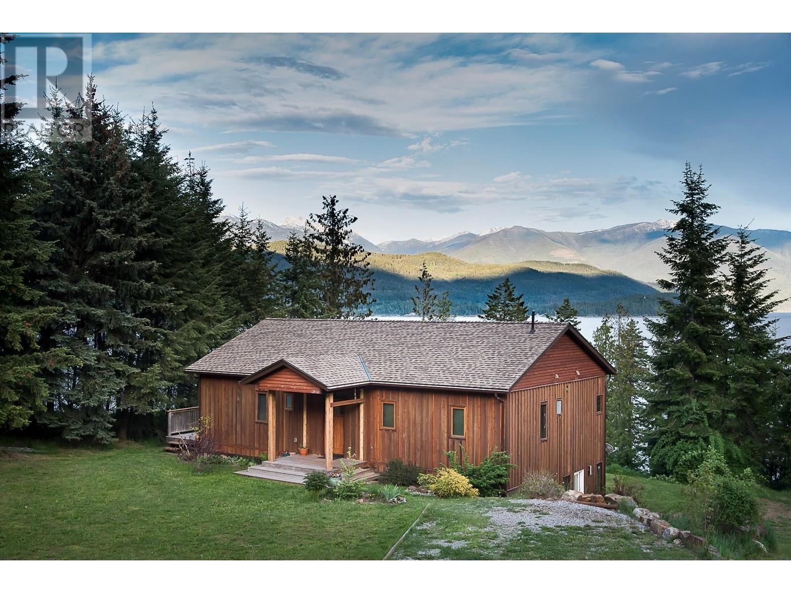 2056 Highway 31 Other, Balfour, BC V1L 7E8