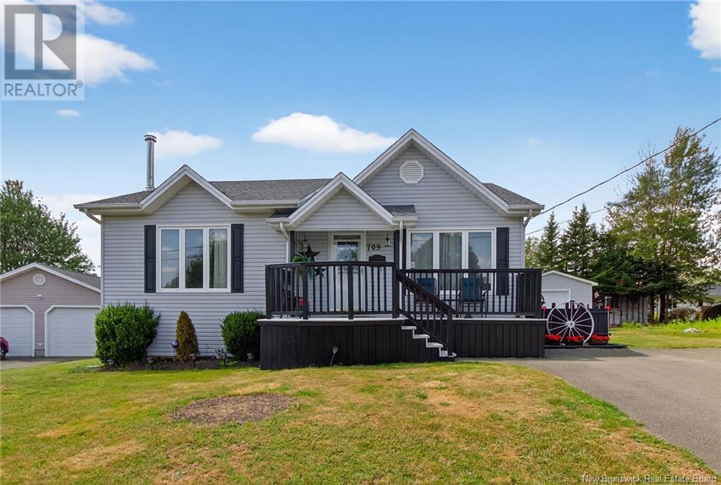 709 Boudreau St, Dieppe, NB E1A 6X5