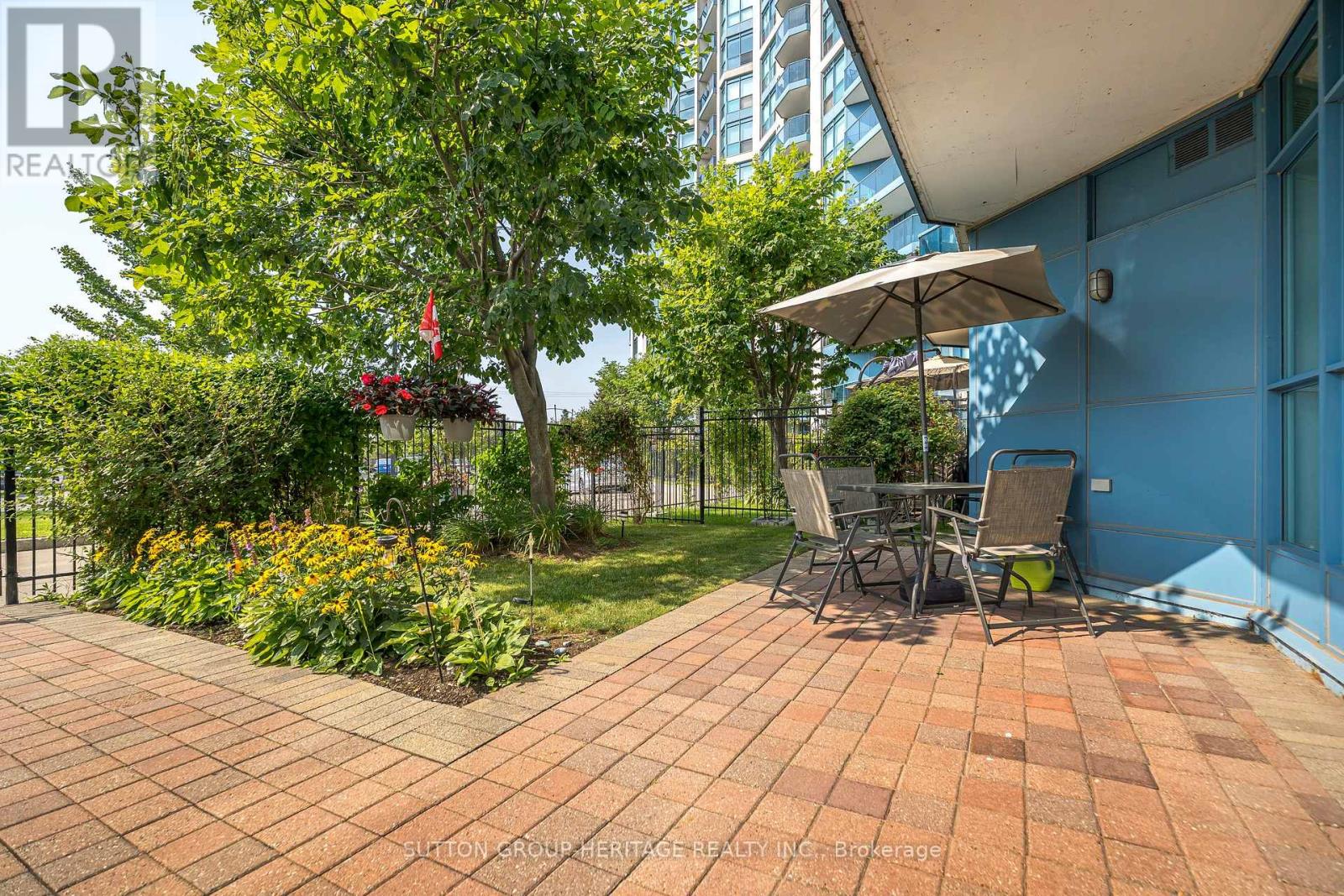 340 Watson St W A02 St, Whitby, ON L1N 9G1