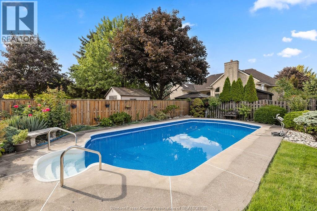 446 Corbett, Tecumseh, ON N8N 4T4