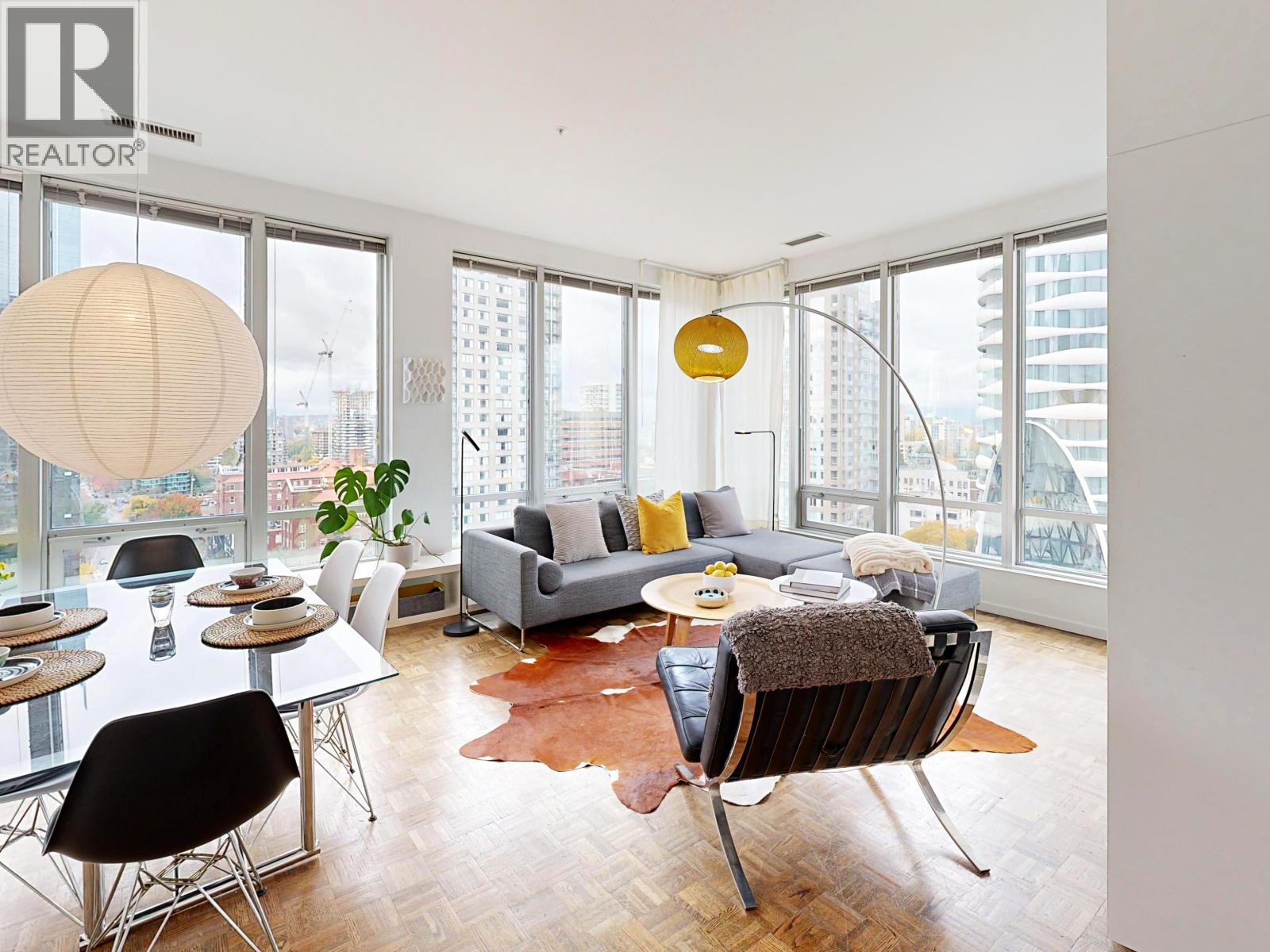 989 Nelson Street Unit 1207, Vancouver, BC V6Z 2S1