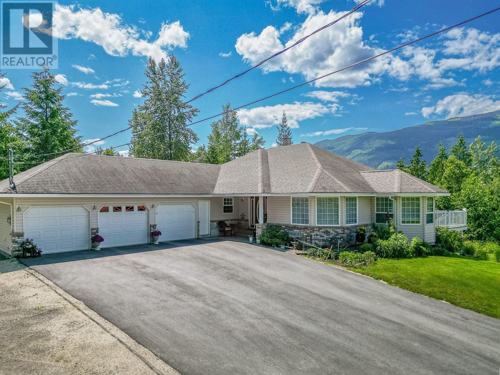 4340 Sederberg Rd, Malakwa, BC V0E 2J0