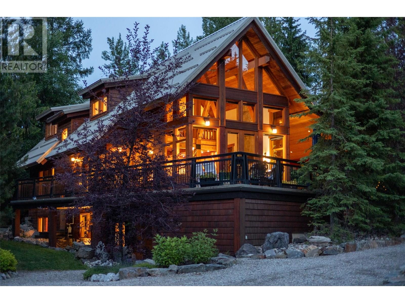 20 Alpine Trail Cres, Fernie, BC V0B 1M5