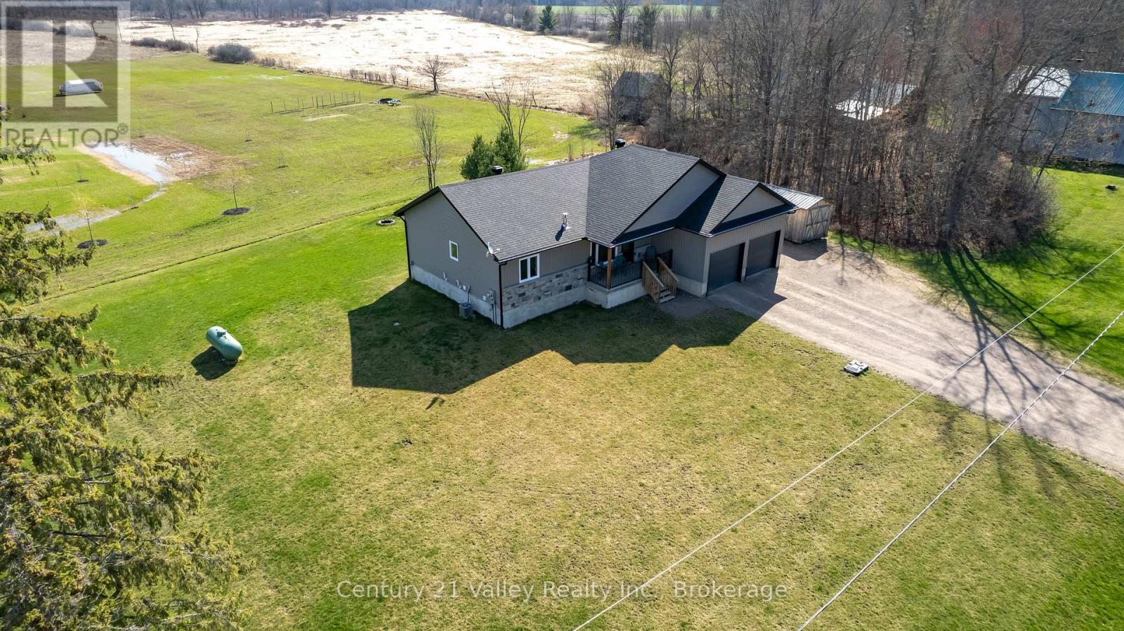 432 Early Rd, Horton, ON K7V 3Z4