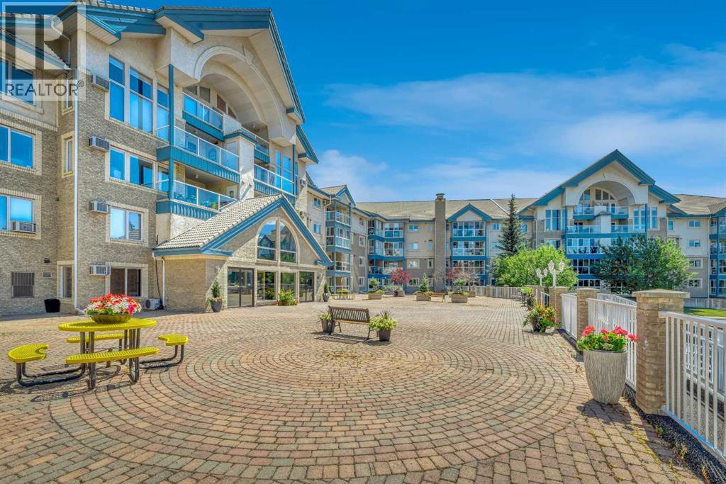 7239 Sierra Morena Boulevard Sw Unit 204, Calgary, AB T3H 3L7