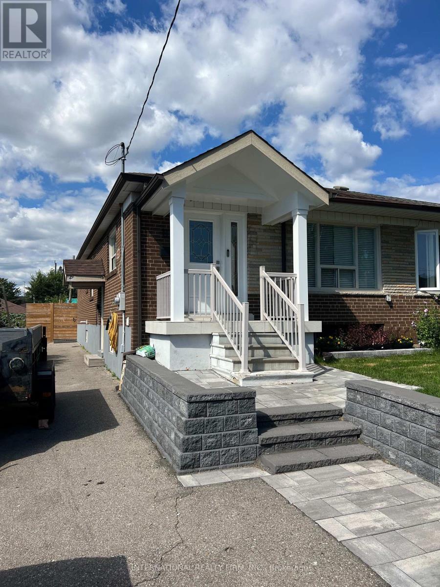 10 Rambler Pl, Toronto, ON M3L 1N7