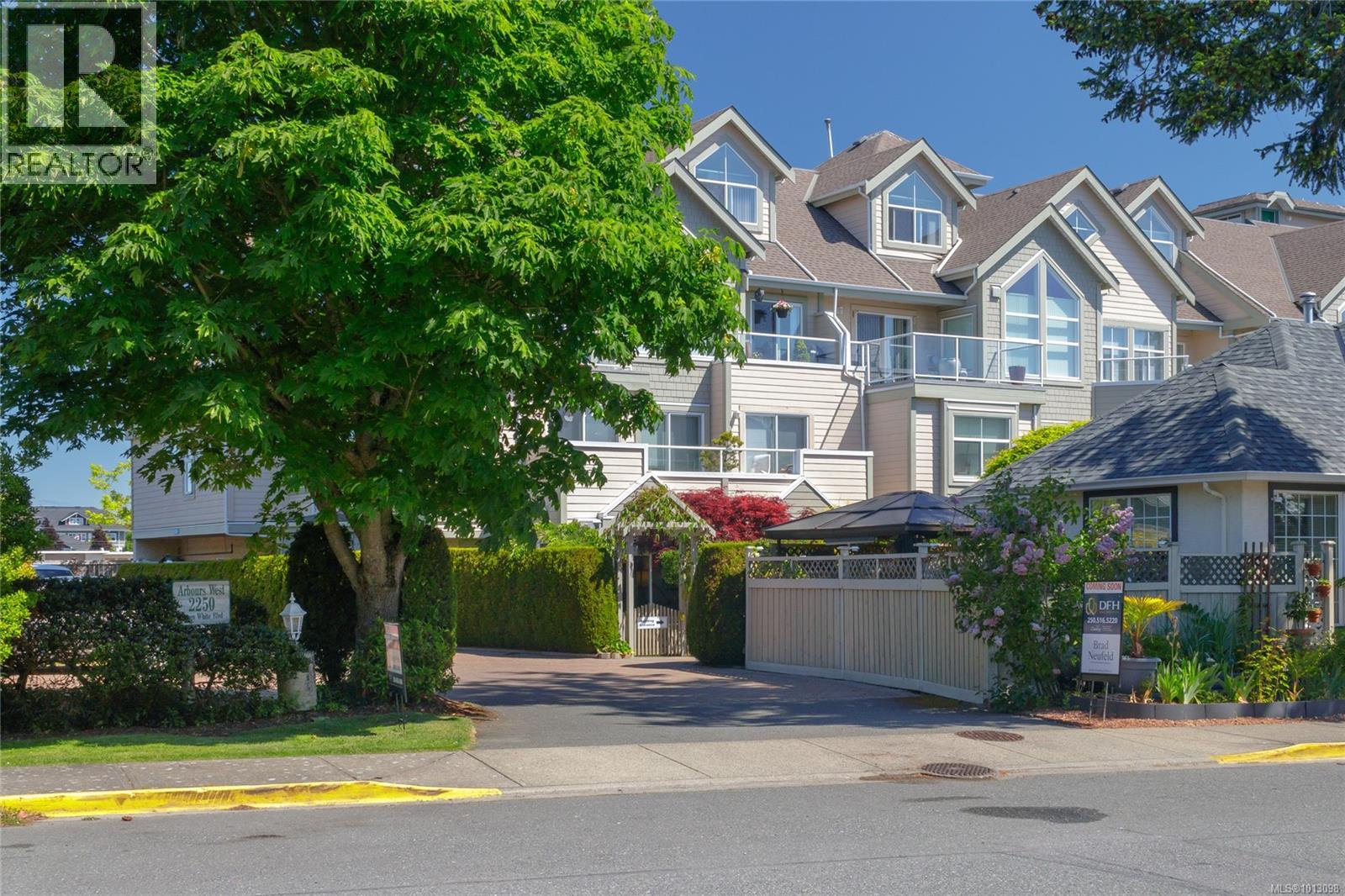 2250 James White Blvd Unit 106 Blvd, Sidney, BC V8L 1Z4