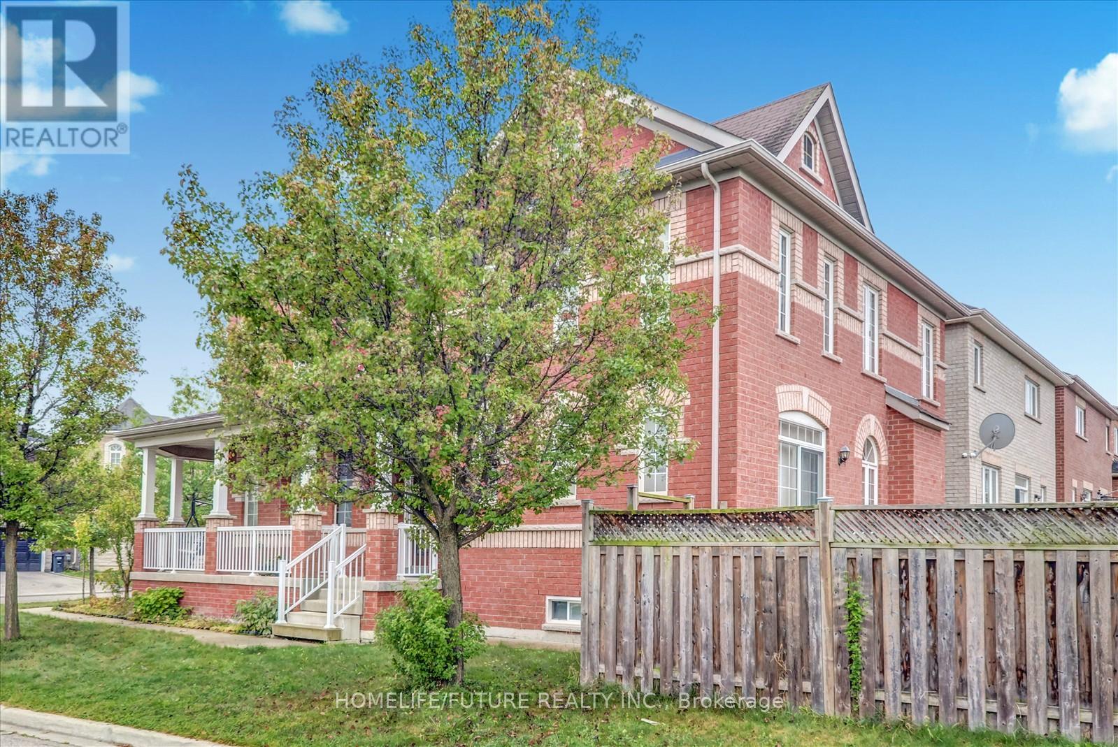 2 Tovey Ter, Brampton, ON L6R 3E6