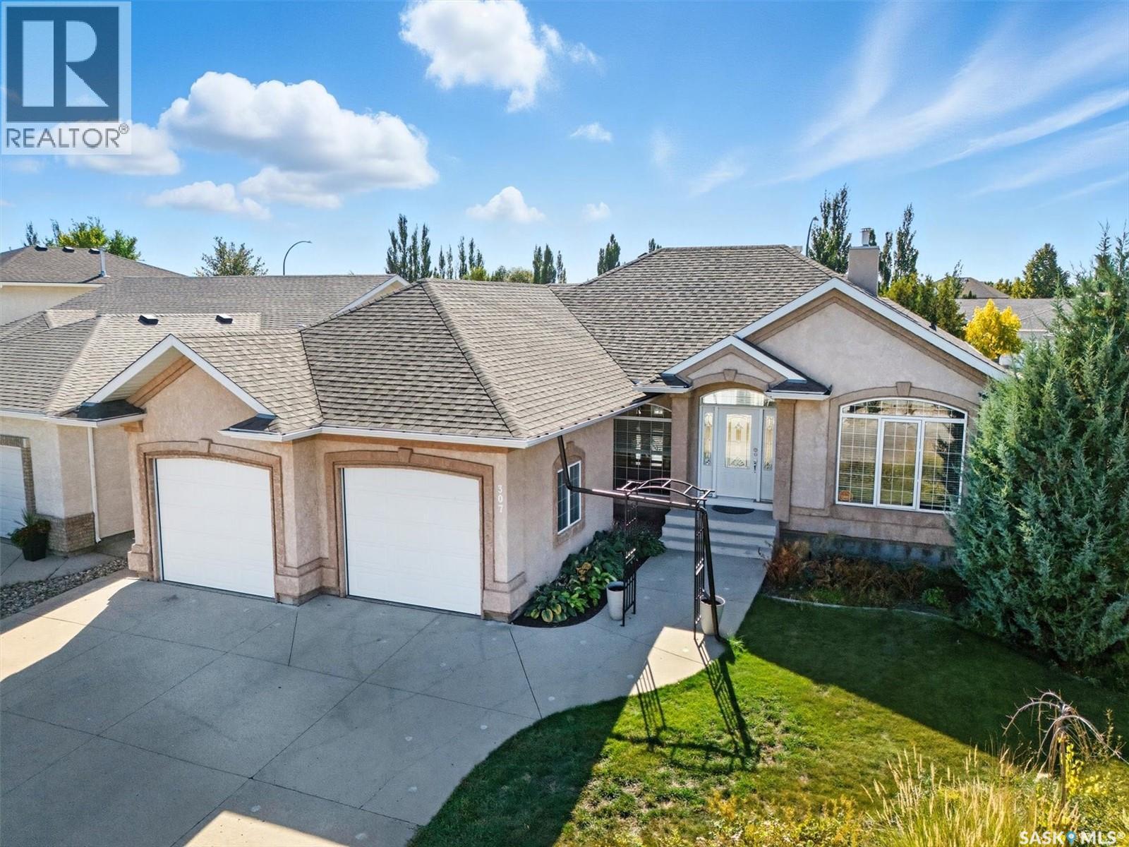 307 Beechmont Ln, Saskatoon, SK S7V 1C6
