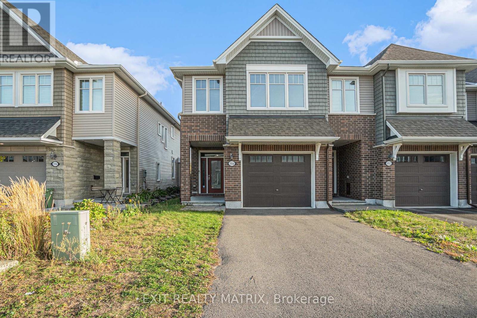 554 Jackdaw Ave, Ottawa, ON K2J 6M8