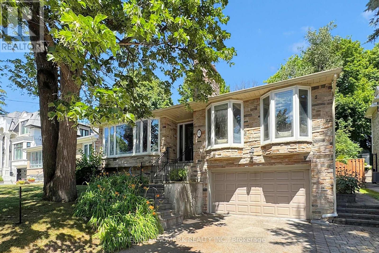 61 Whittaker Cres, Toronto, ON M2K 1K9