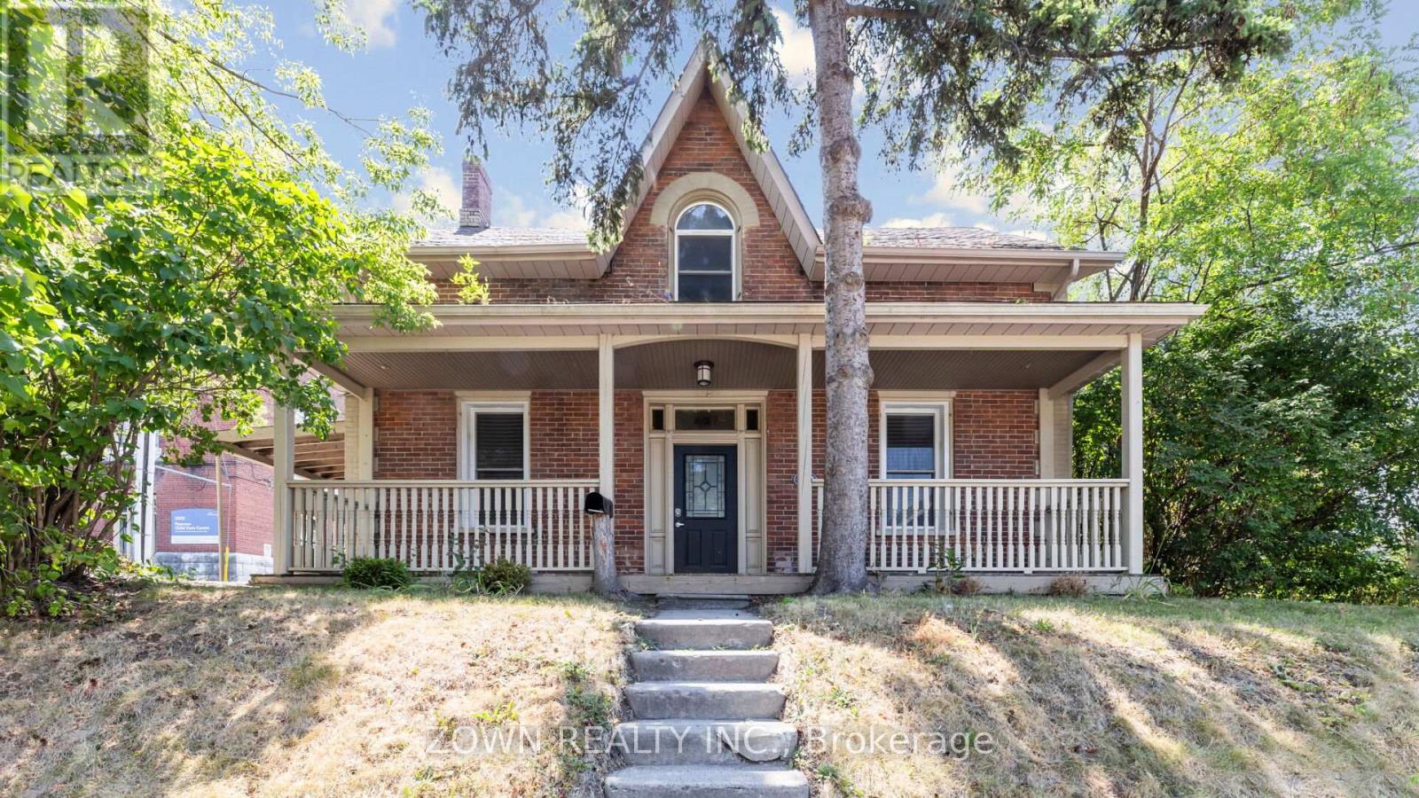 227 Mcdonnel St, Peterborough, ON K9H 2W1
