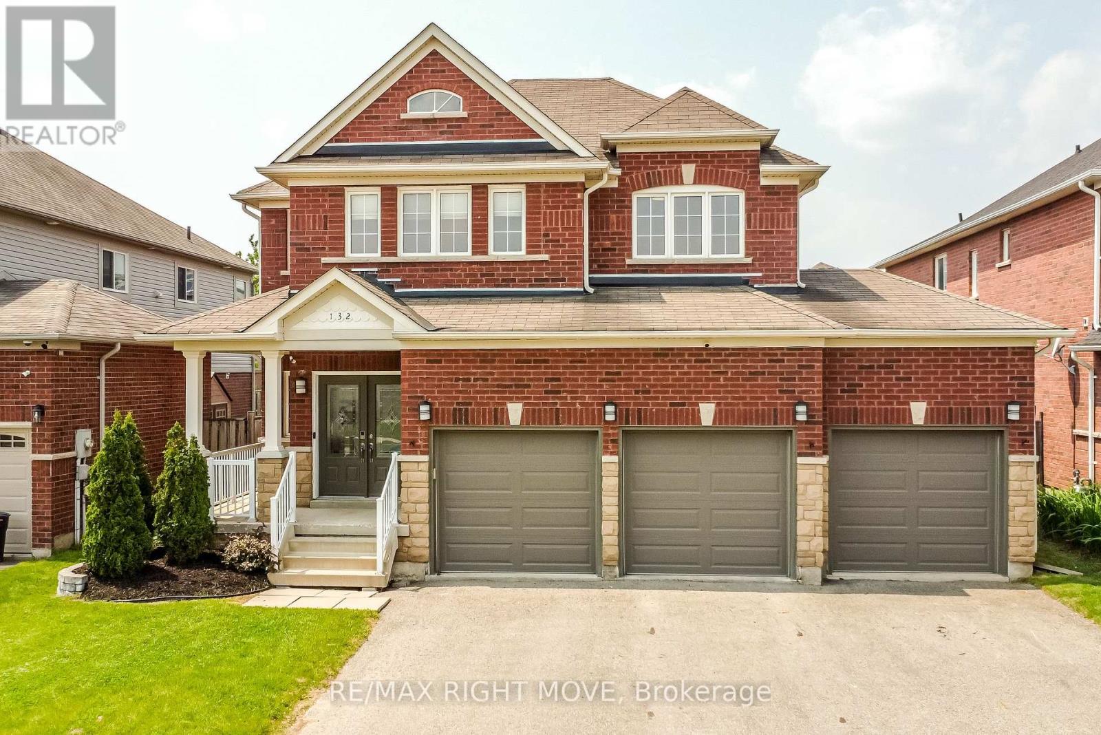 132 The Queensway, Barrie, ON L4M 0B4