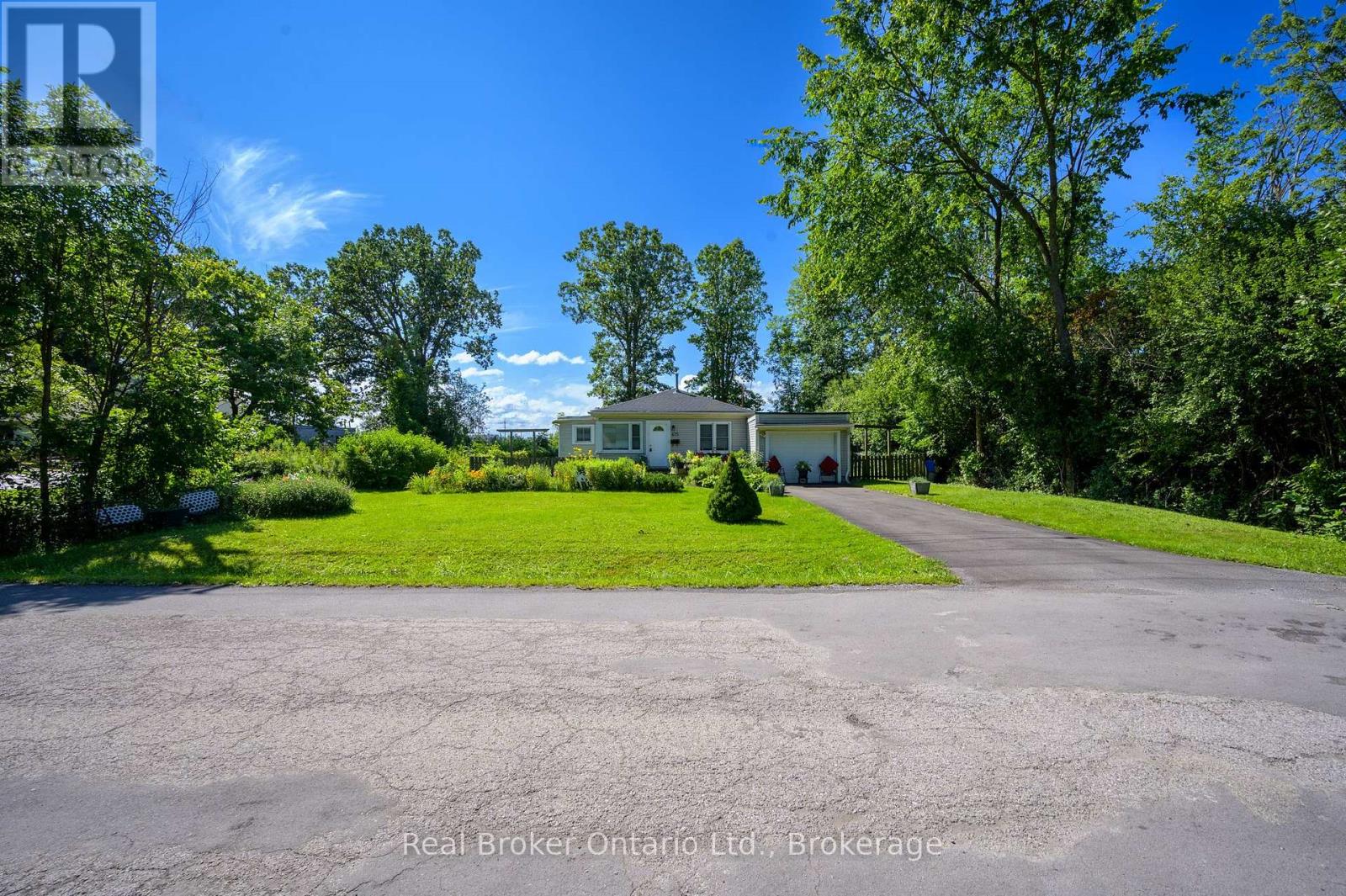 625 Sims Ave, Fort Erie, ON L2A 1N4