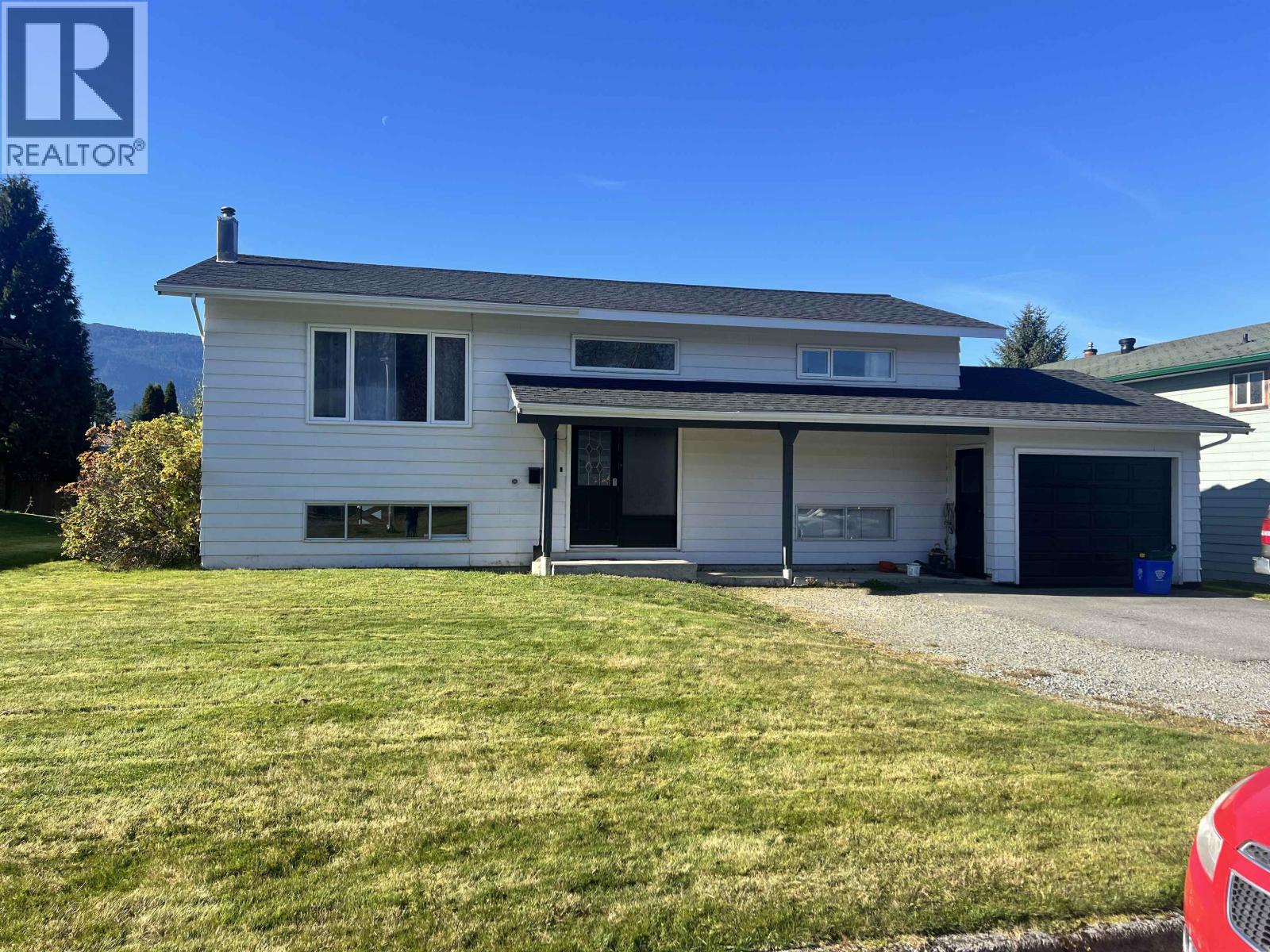 104 Charles St, Kitimat, BC V8C 2J3