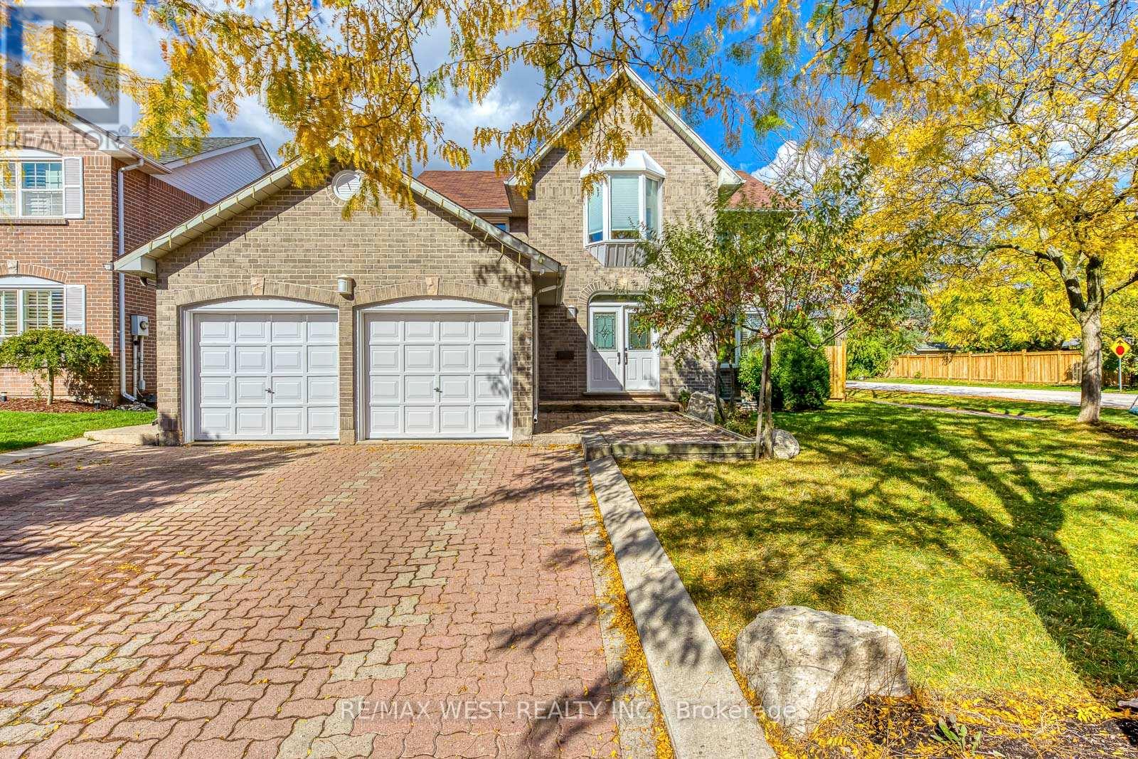 1397 Helen Ct, Oakville, ON L6L 6J9
