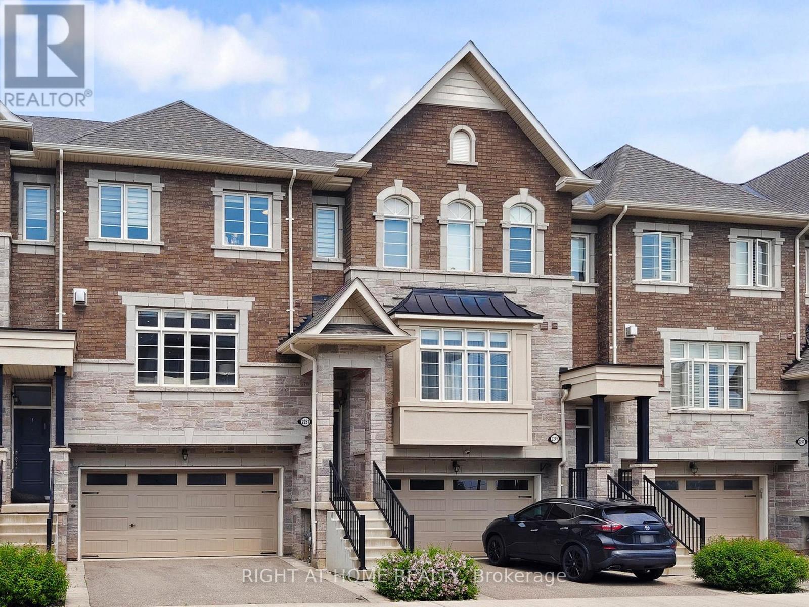 2251 Khalsa Gate E, Oakville Wm Westmount, ON L6M 1P4