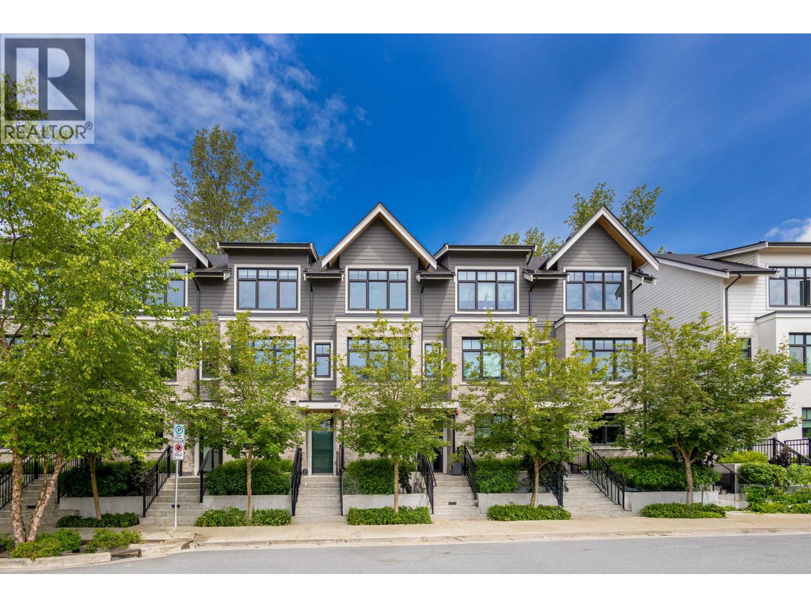 1960 Glenaire Drive Unit 8, North Vancouver, BC V7P 1Y1