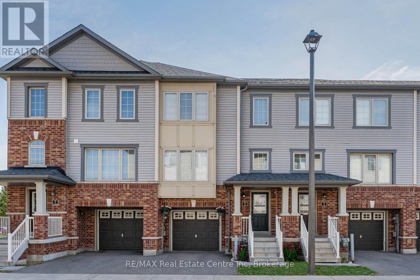 2 395 Linden Dr, Cambridge, ON N3H 0C8