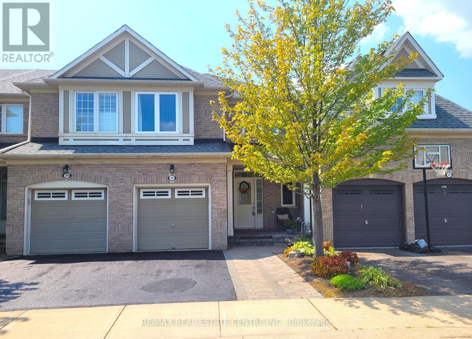 35 2295 Rochester Cir, Oakville, ON L6M 5C8