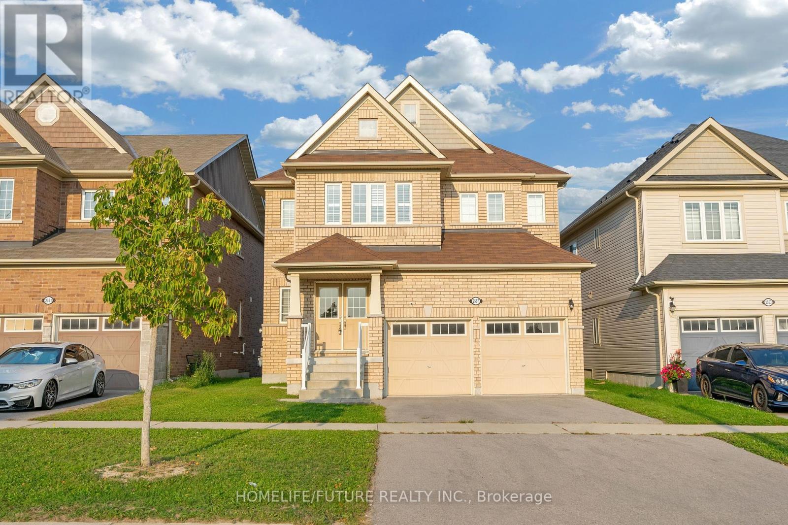 2557 Bridle Rd, Oshawa, ON L1L 0J1