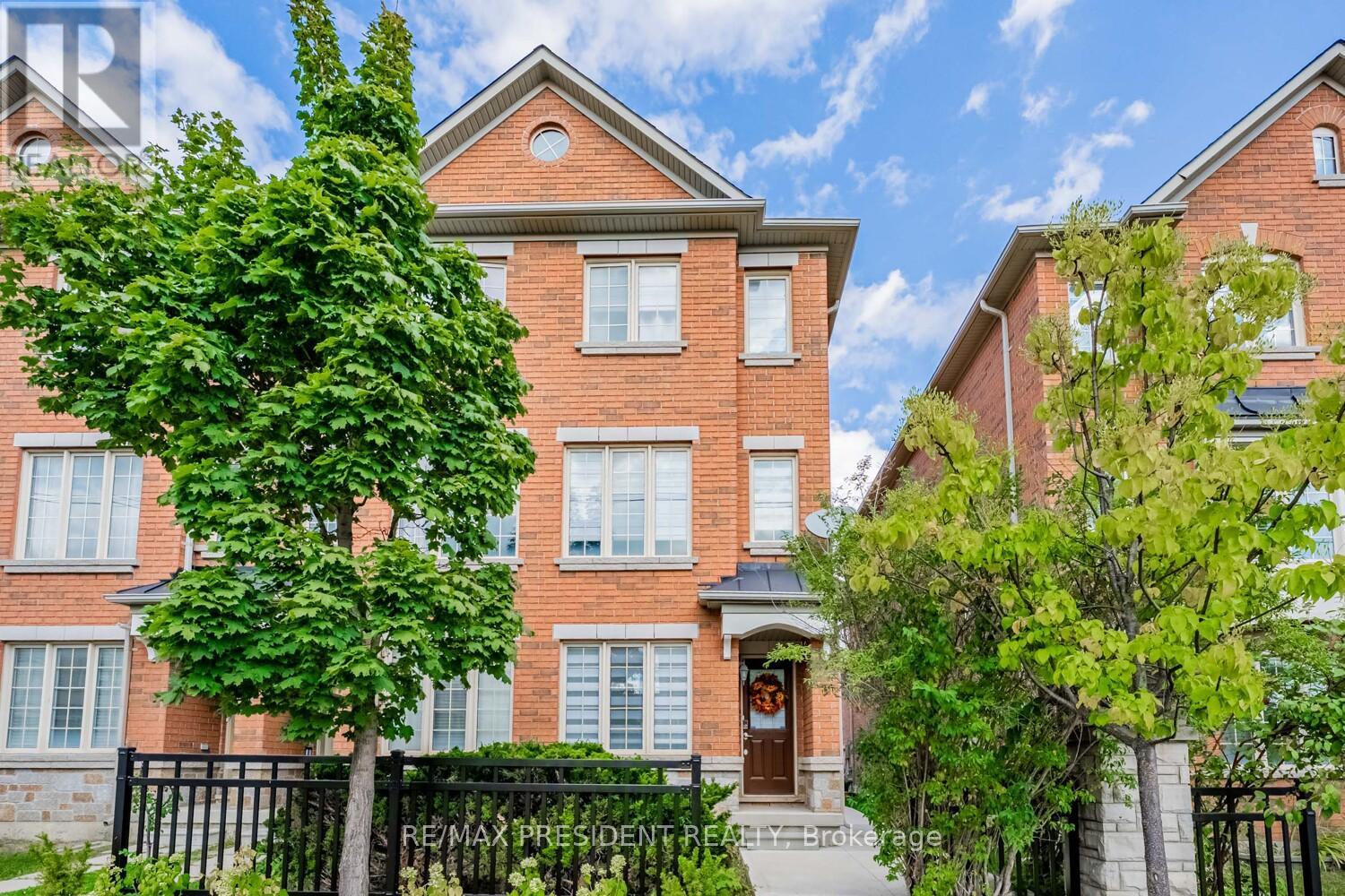 10 Shiraz Dr, Brampton, ON L6R 0C3