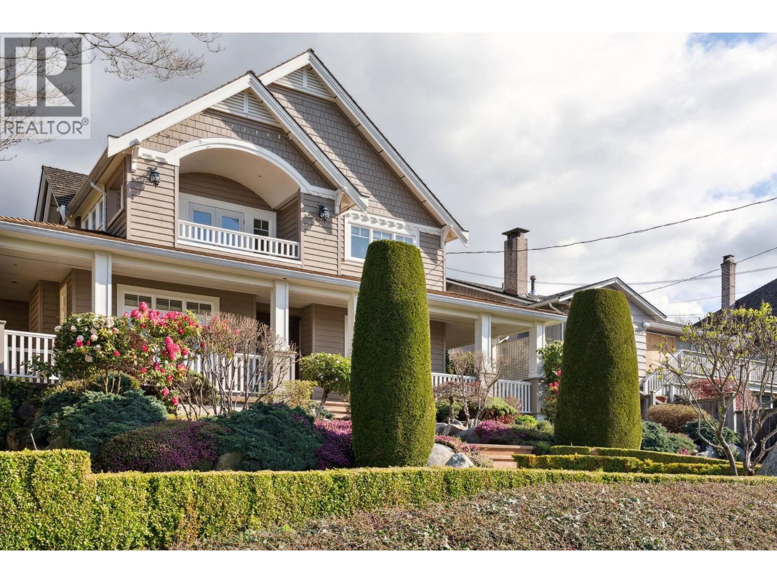 2185 Lawson Ave, West Vancouver, BC V7V 2E1