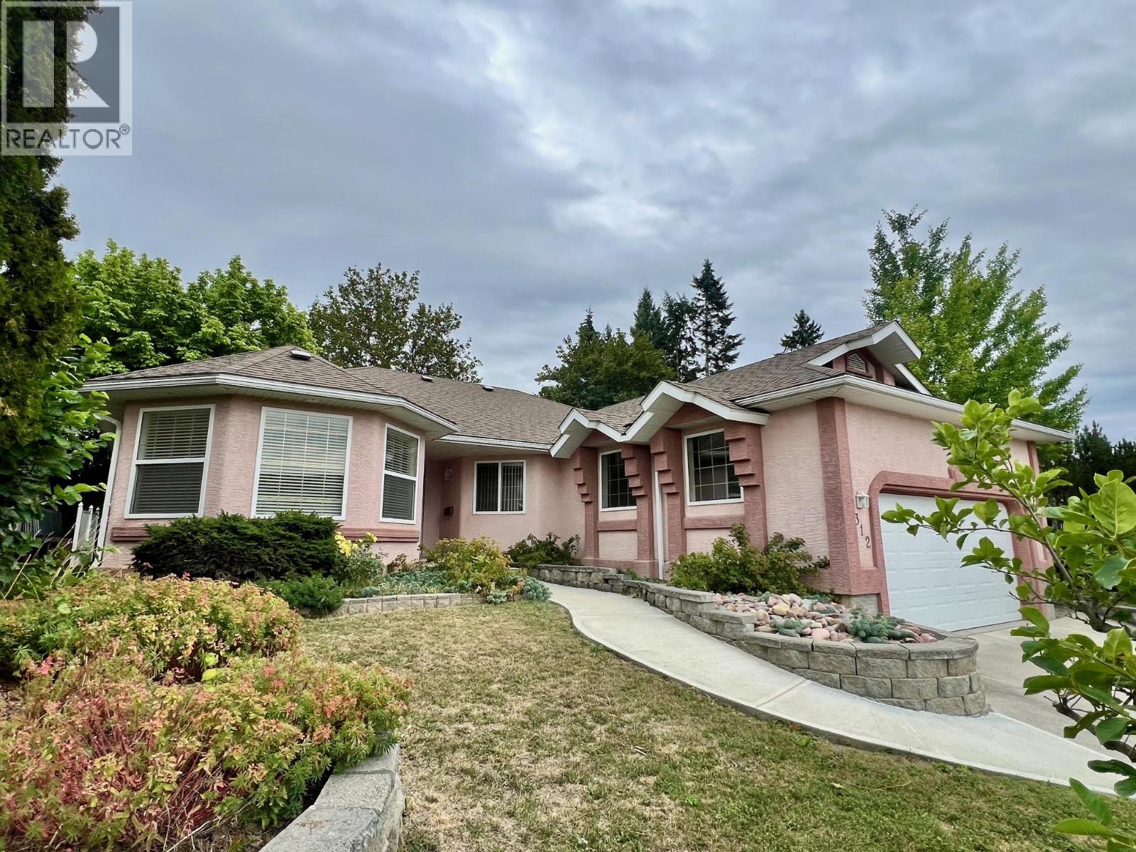 312 4th Avenue South, Creston, BC V0B 1G3