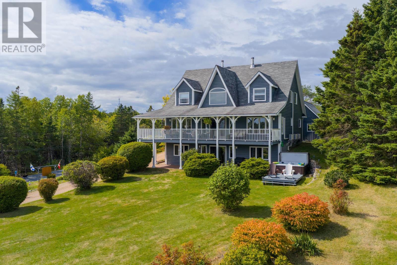 19 Graves Island Rd, Chester, NS B0J 1J0
