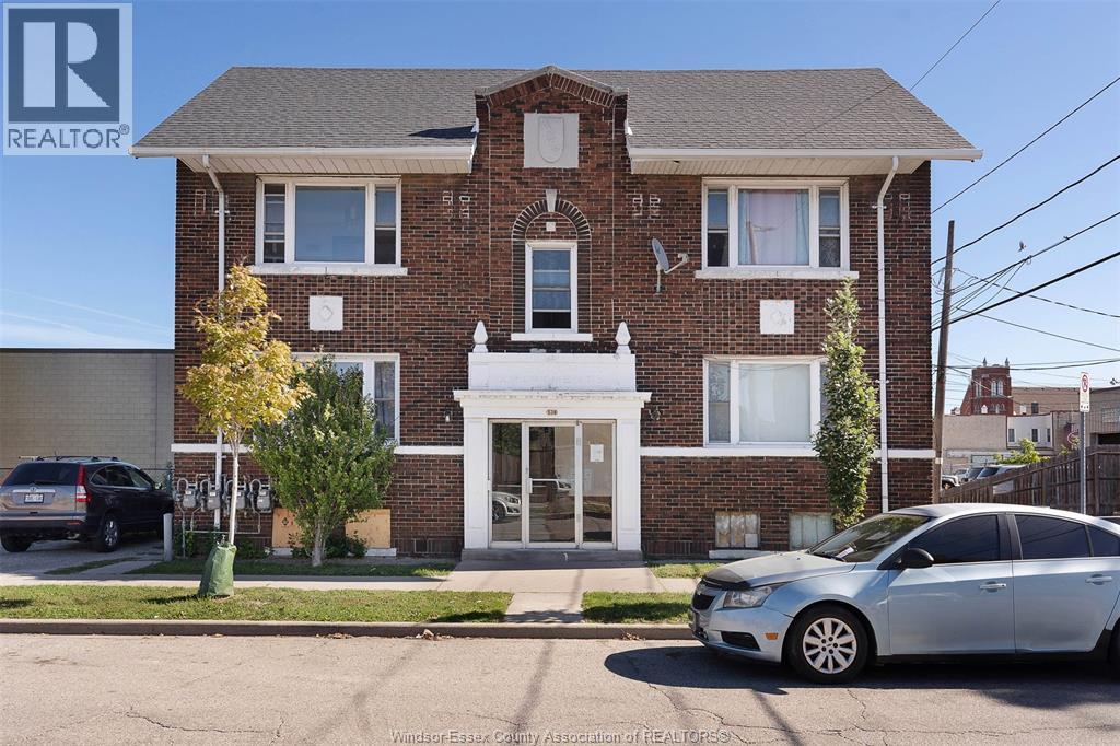 538 Louis Ave, Windsor, ON N9A 1W8