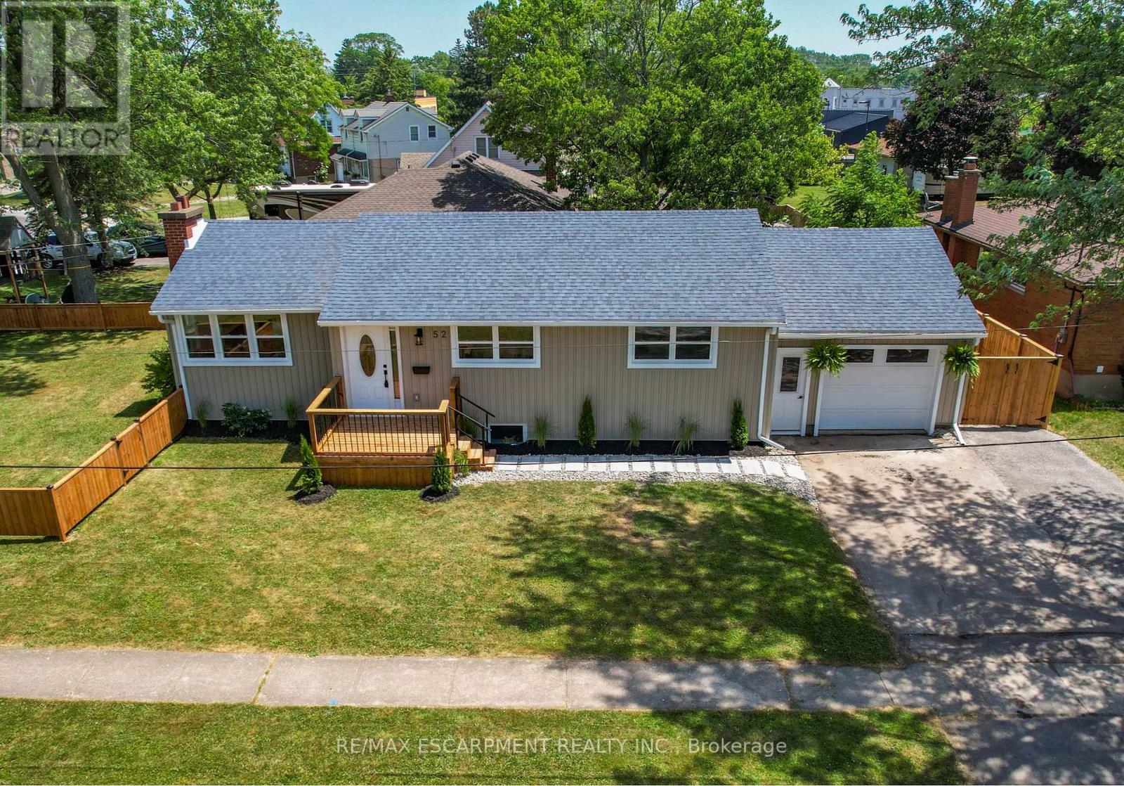 52 Valencourt Dr, Welland, ON L3C 1M8