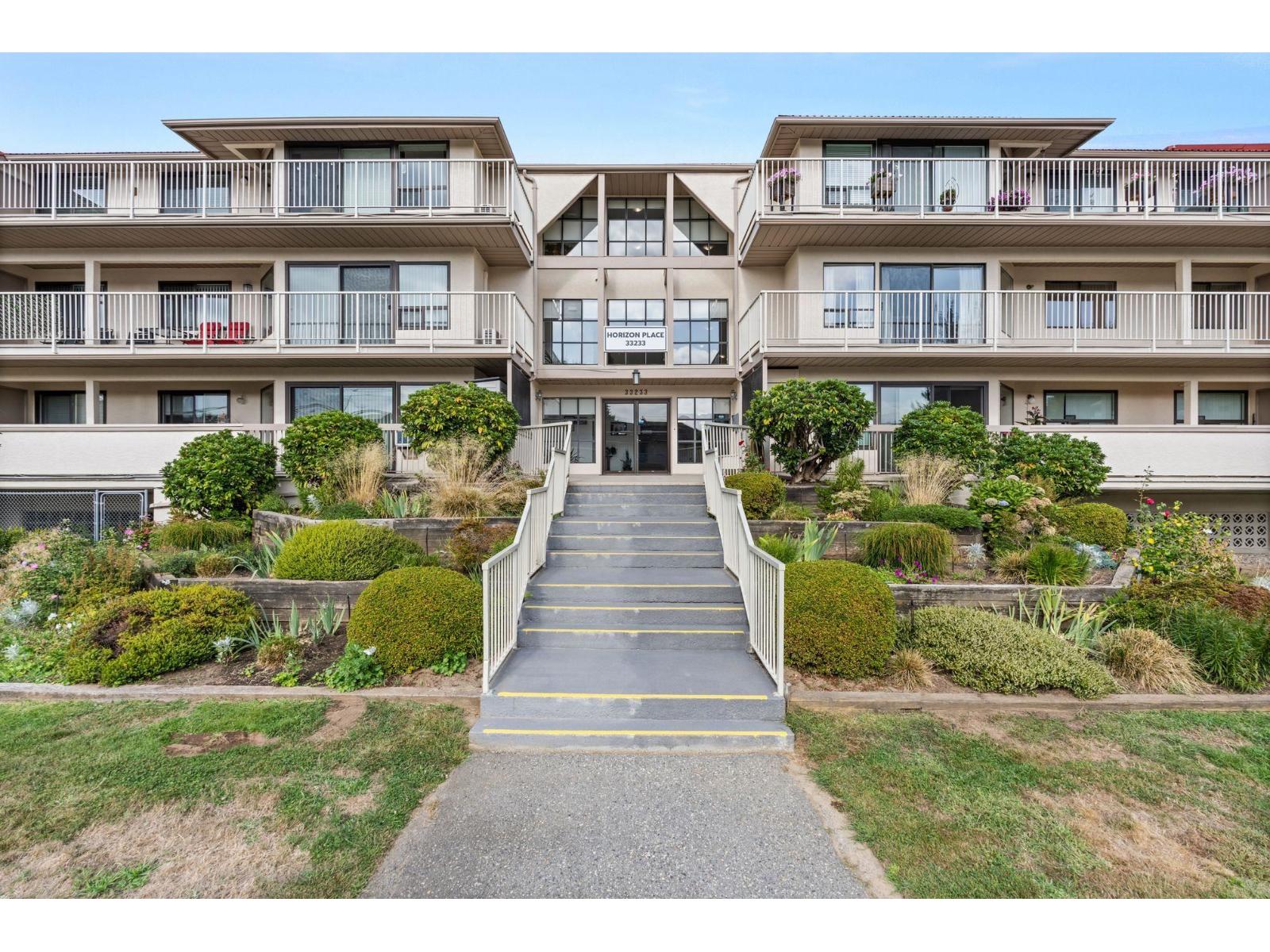 33233 E Bourquin Crescent Unit 109, Abbotsford, BC V2S 1Y2