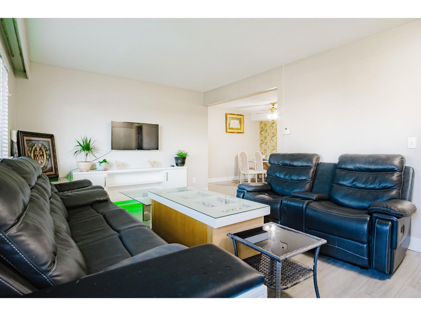11901 89a Avenue Unit 202, Delta, BC V4C 3G8