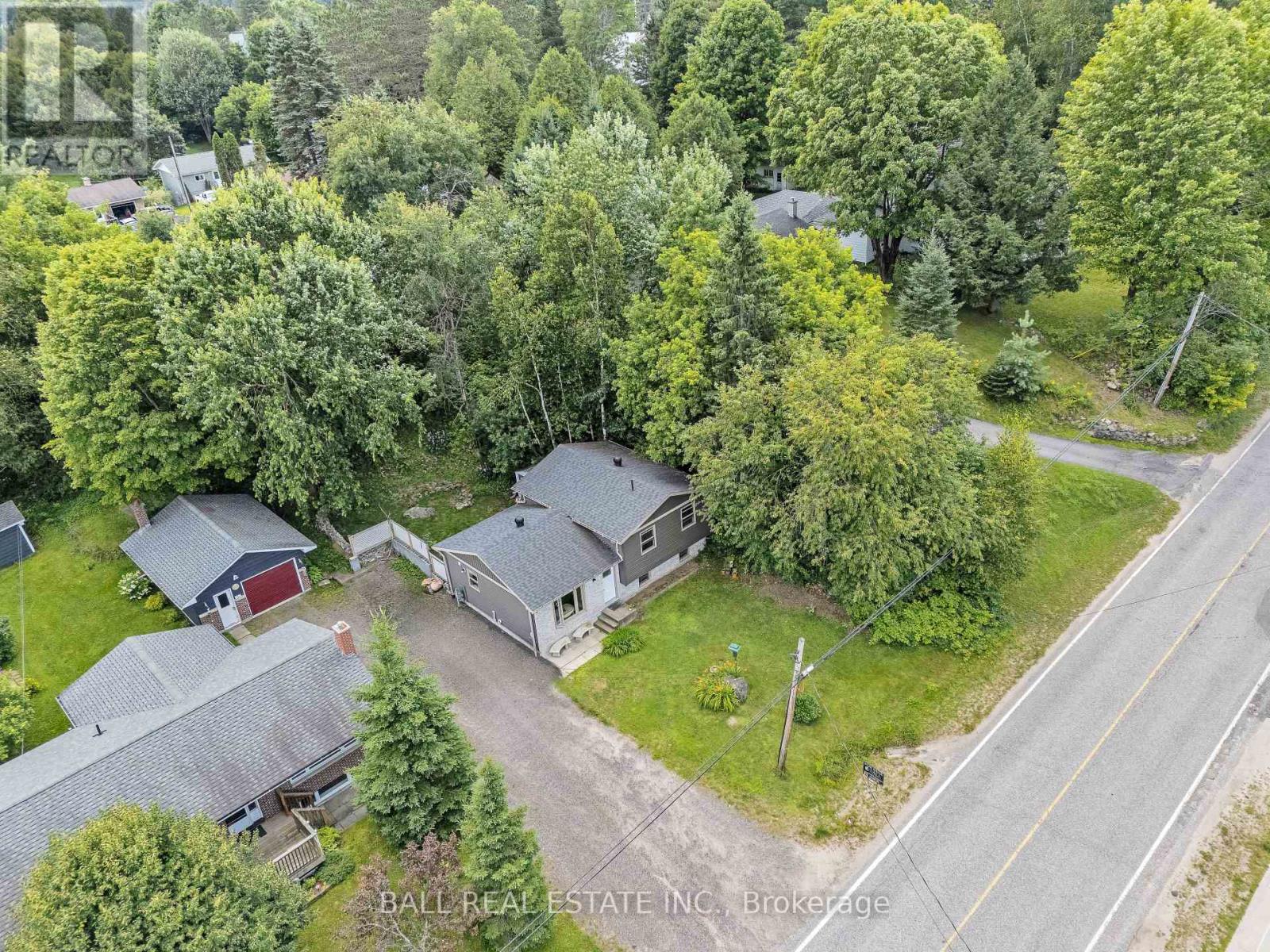 230 Yonge St, Burk's Falls, ON P0A 1C0