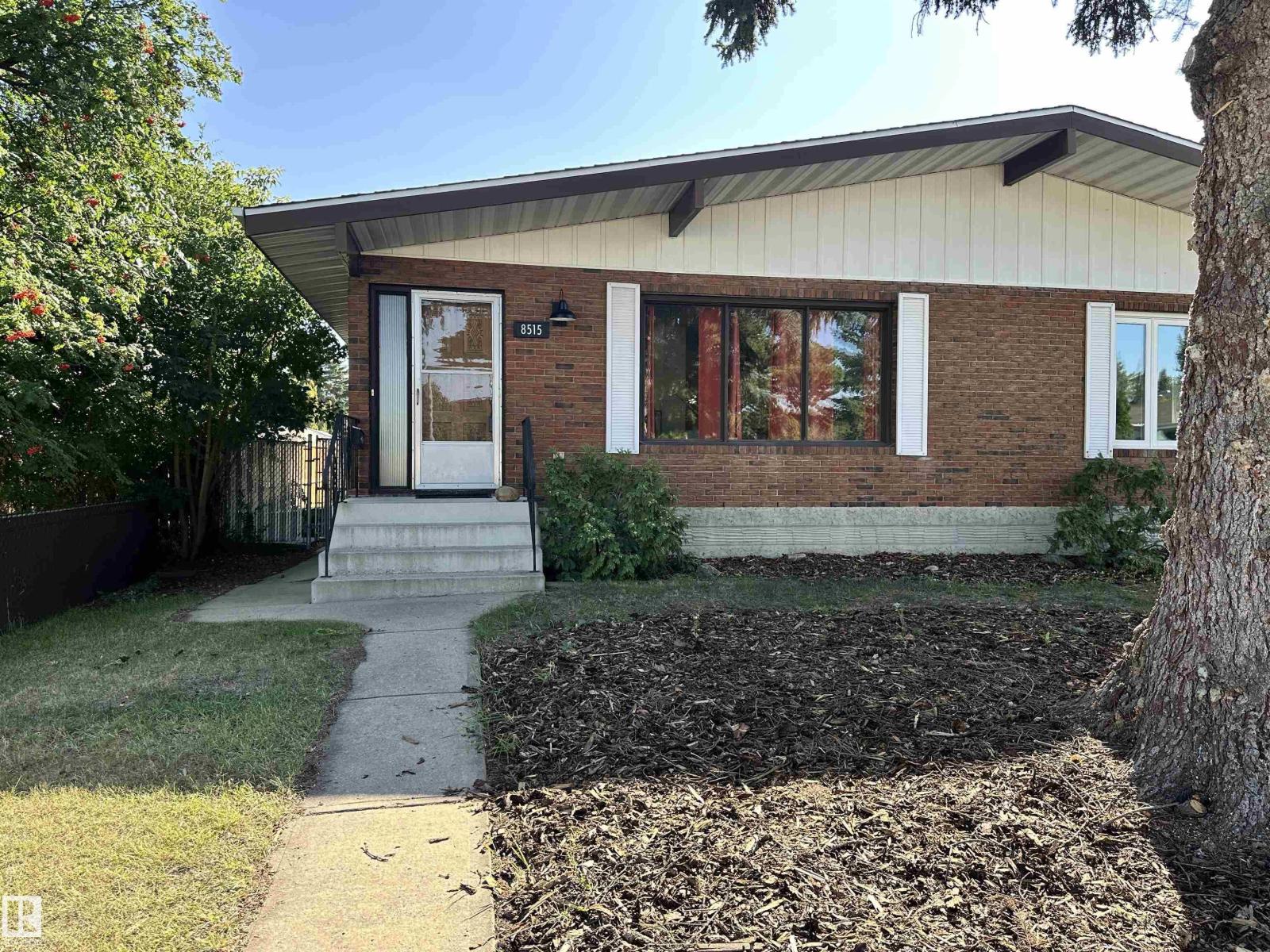 86 Av Nw Unit 8515, Edmonton, AB T6C 1J4