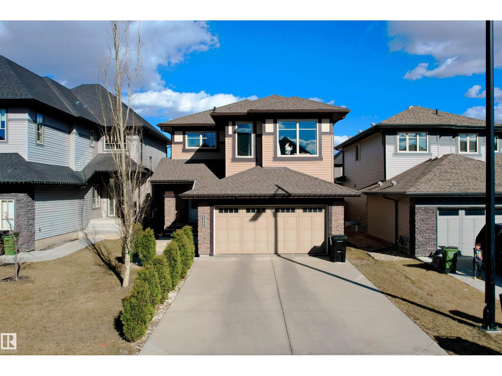 3223 Allan Way SW, Edmonton, AB T6W 2L8