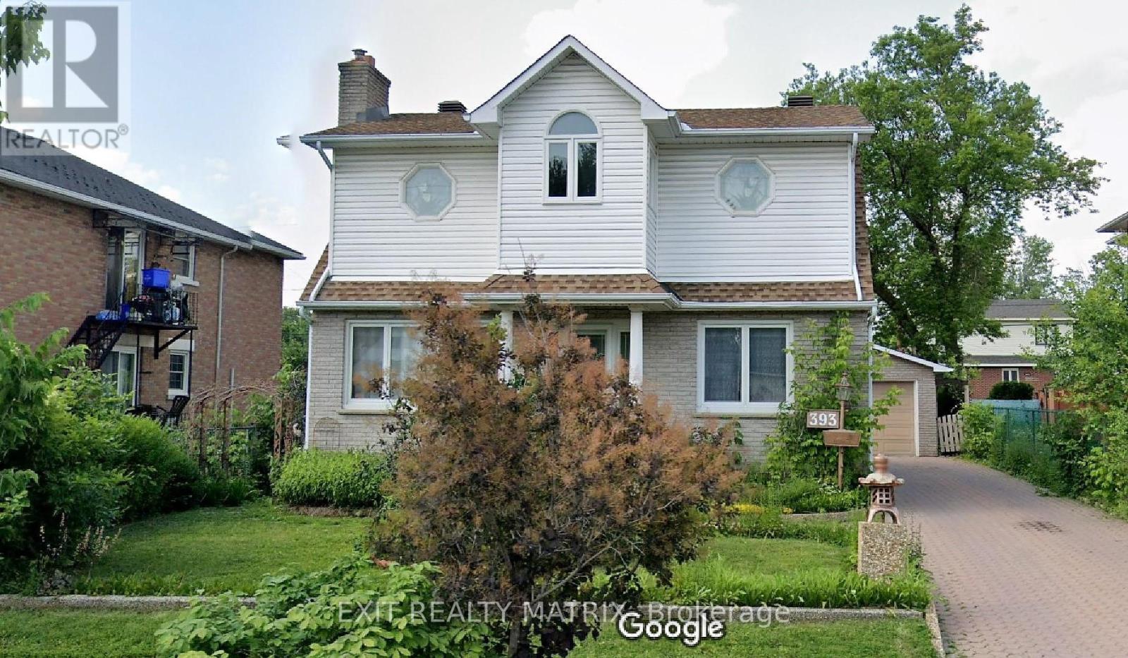 393 Donald St, Ottawa, ON K1K 1M2