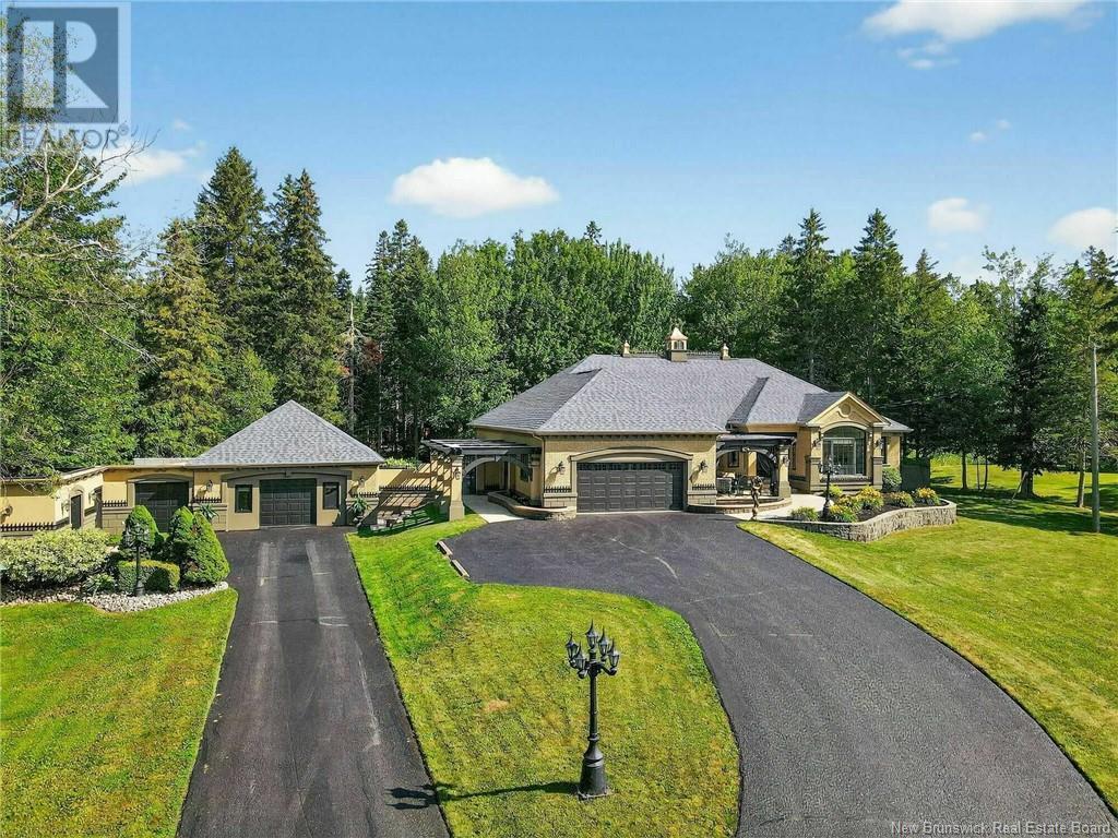 493 Leblanc Rd, Dieppe, NB E1A 7N3