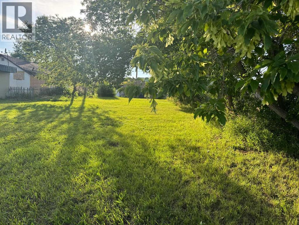 50 Street Unit 4704, Ponoka, AB T4J 1J3