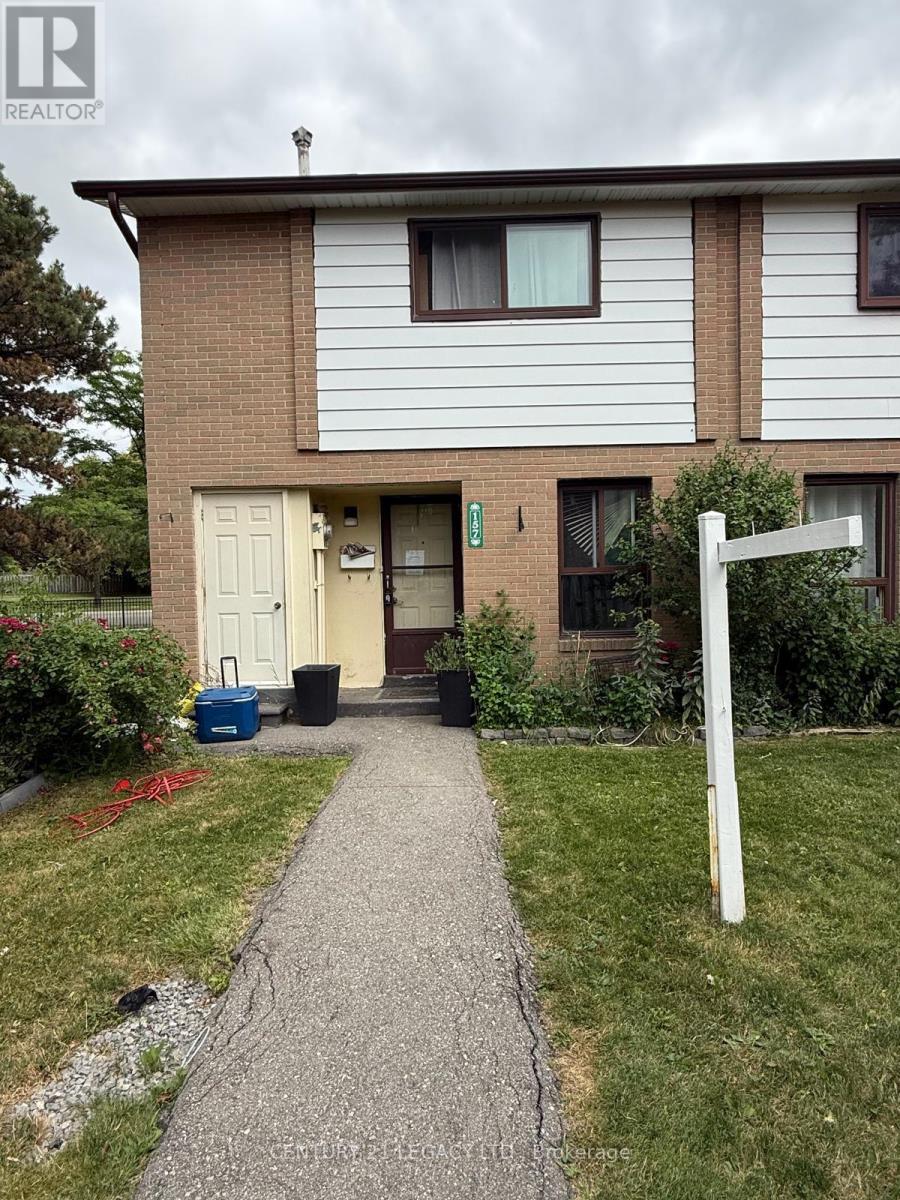 157 Fleetwood Cres, Brampton, ON L6T 2E6