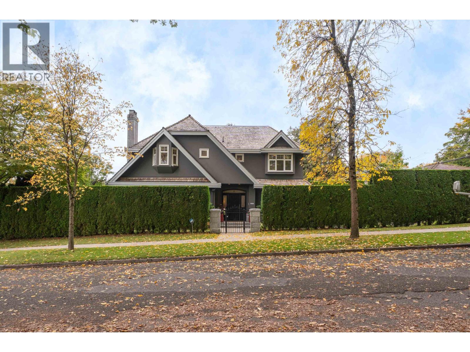 2087 W 18th Ave, Vancouver, BC V6J 2N7